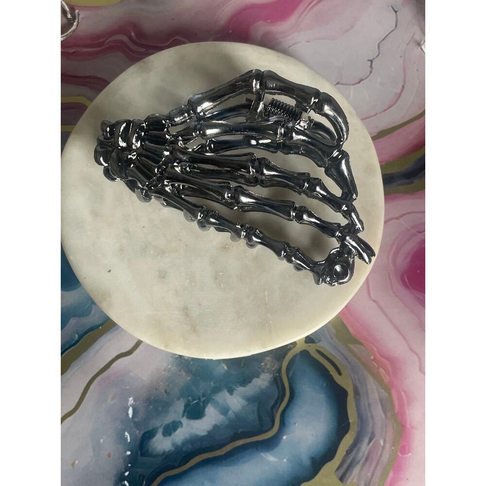 New Metal Gothic style hair clip skeleton hand skull claw clip bun clip hair sty